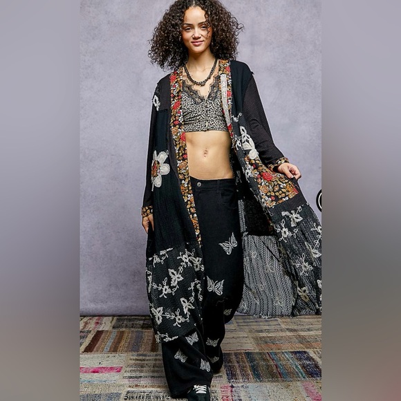 POL Sweaters - POL Boho Black Embroidered Floral Kimono